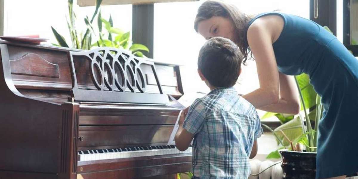 10 important reasons to enroll in group piano instruction