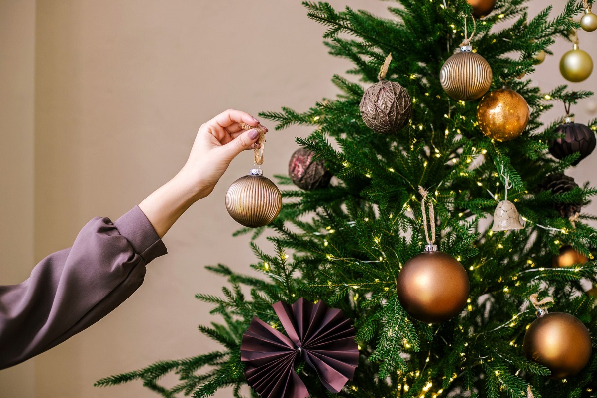 Christmas Tree Ornaments: How to Decorate Like a Pro – Daily Focus