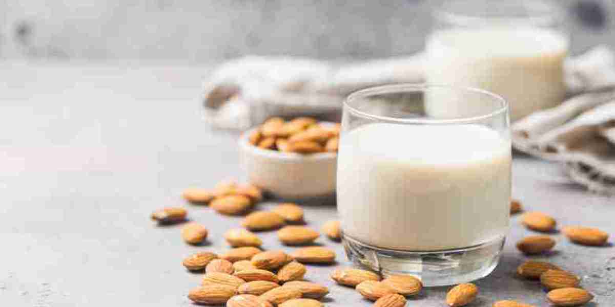 Almond Milk: Uses, Benefits, Side Effects