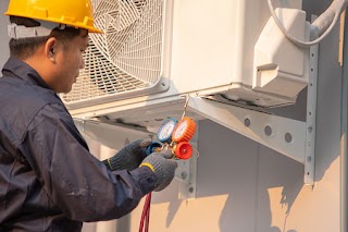 Fix your electrical issues instantly with hiring skilled emergency electricians