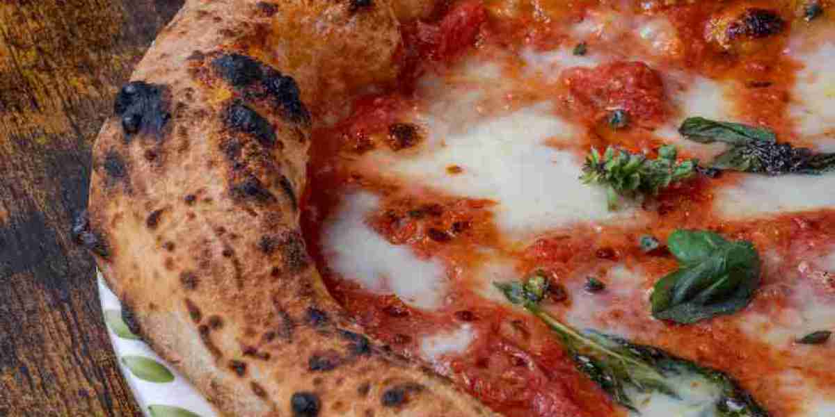 Cours d'instruction sur la pizza pour les aspirants cuisiniers à domicile