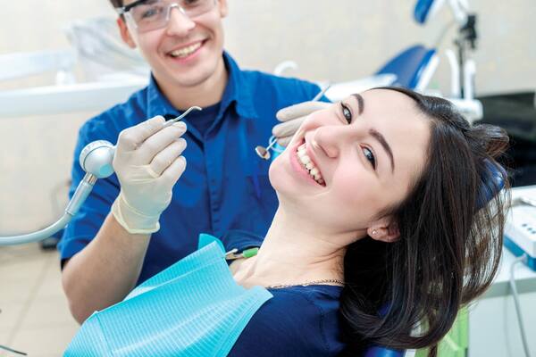 What Are the Benefits of Visiting a Dentist in Melbourne CBD?