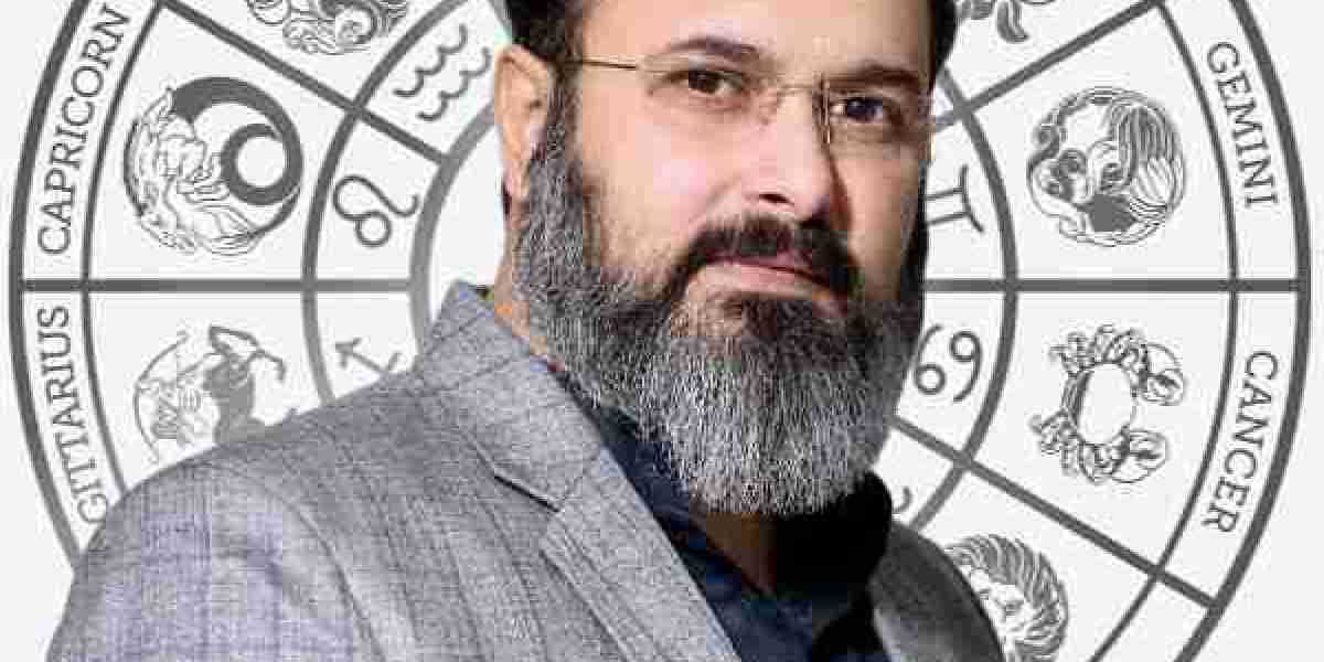 Best Astrologer In UK - Consult the Trusted Astrologer in Uk Guru Ji Dr. Raj