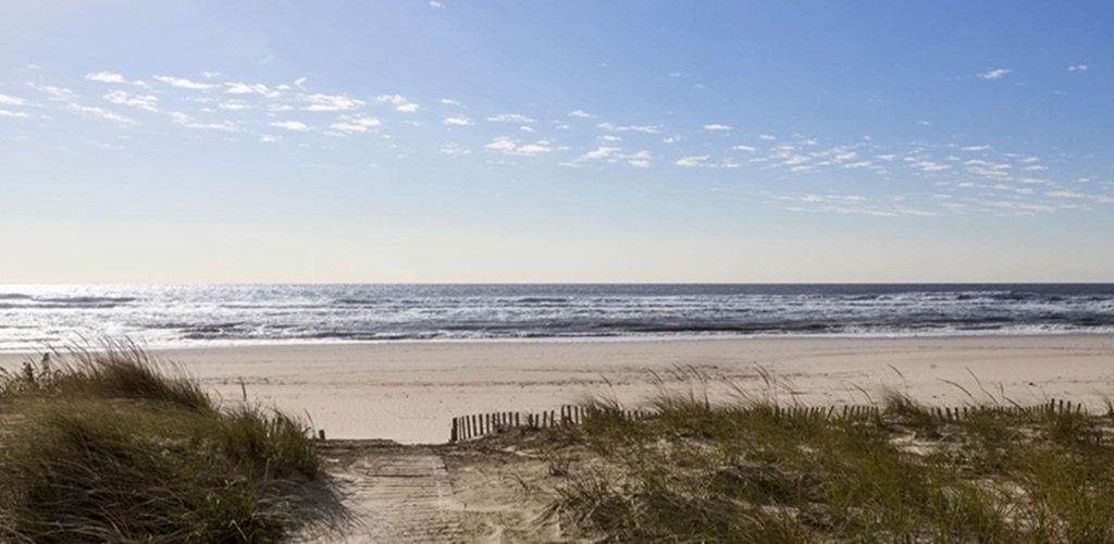 Oceanfront luxury home on Dune Rd in Westhampton Beach NY