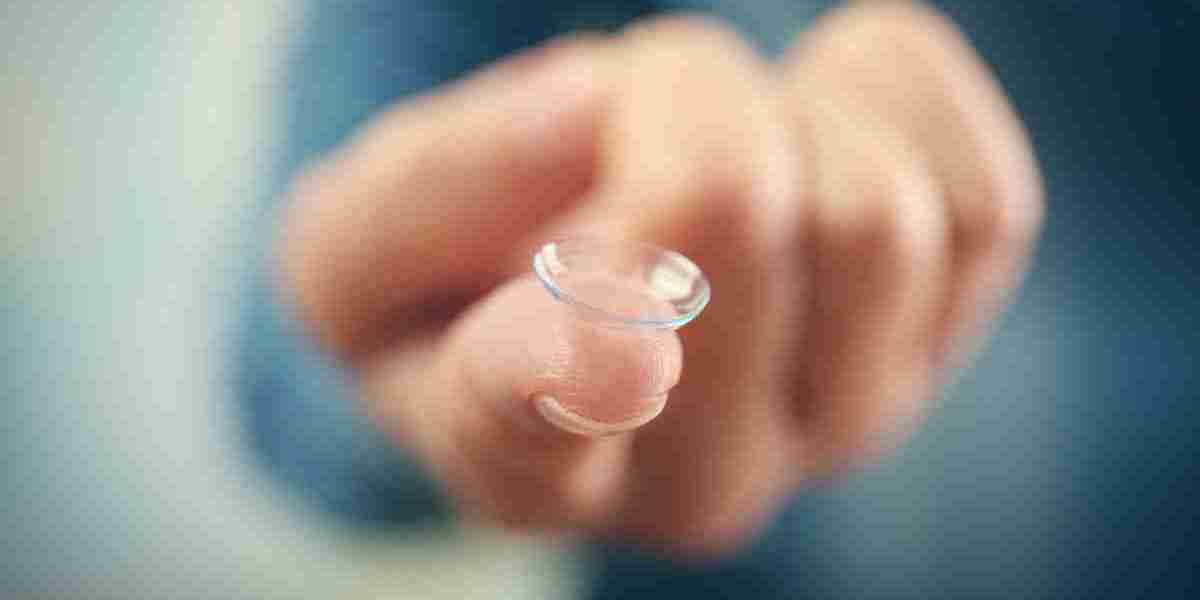 Best Contact Lenses in Dubai – Soft, Daily, & Monthly Options Available