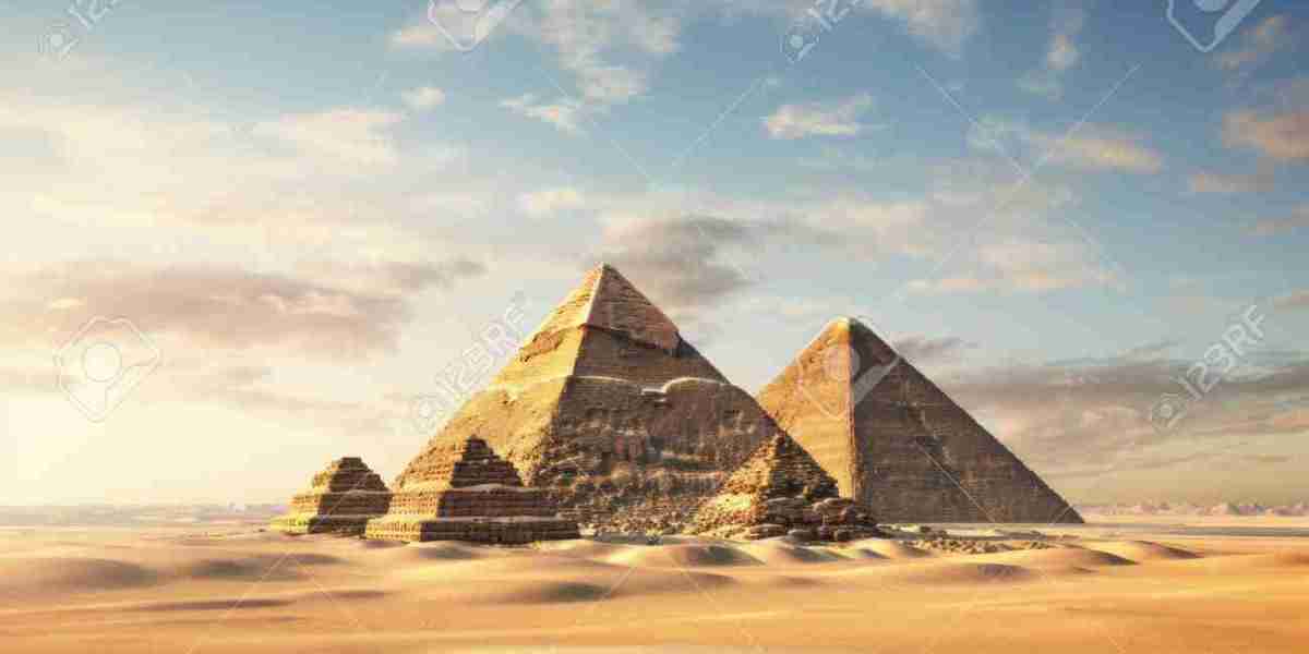 A Traveler's Guide to Pyramids of Giza