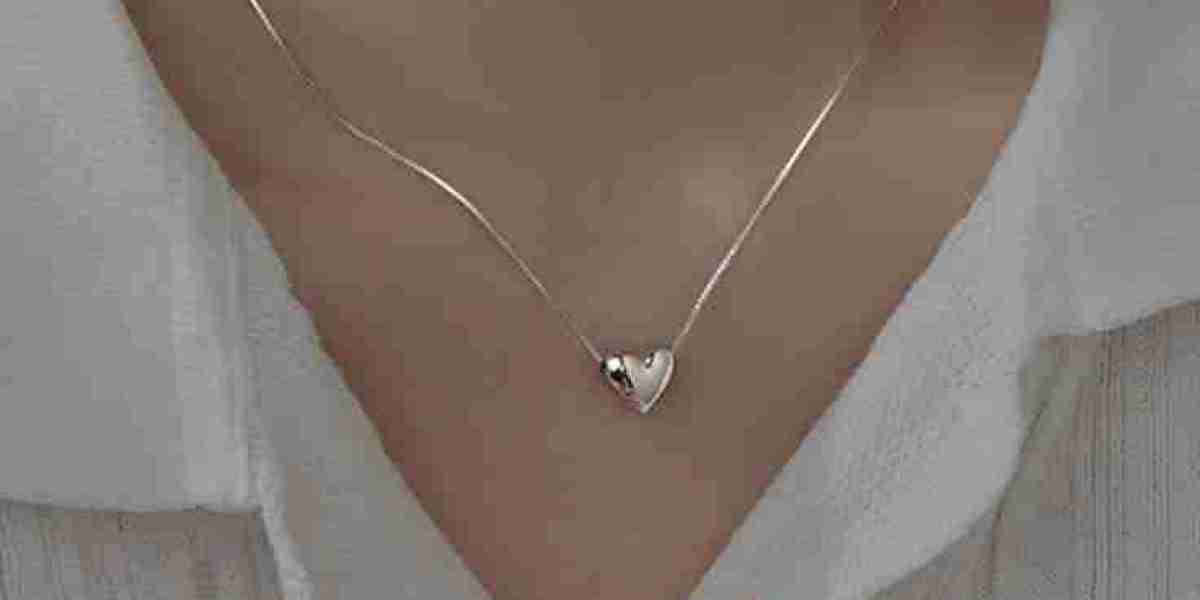 Silver Heart Necklaces for Girls: A Symbol of Love and Elegance