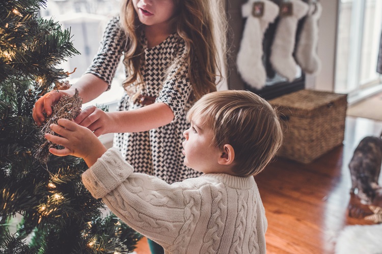 How to Make Your Kids' Christmas Magical - Share A Word