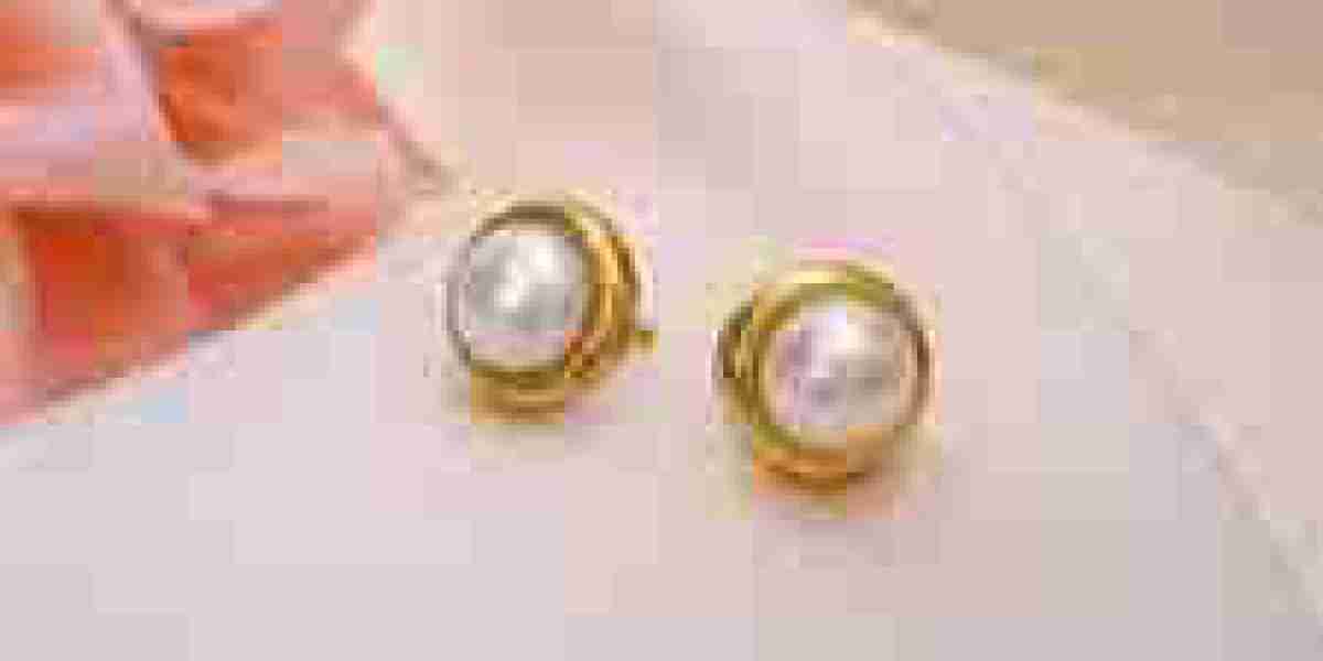 The Timeless Elegance of Pearl Earrings: Why Stud Earrings Are Essential