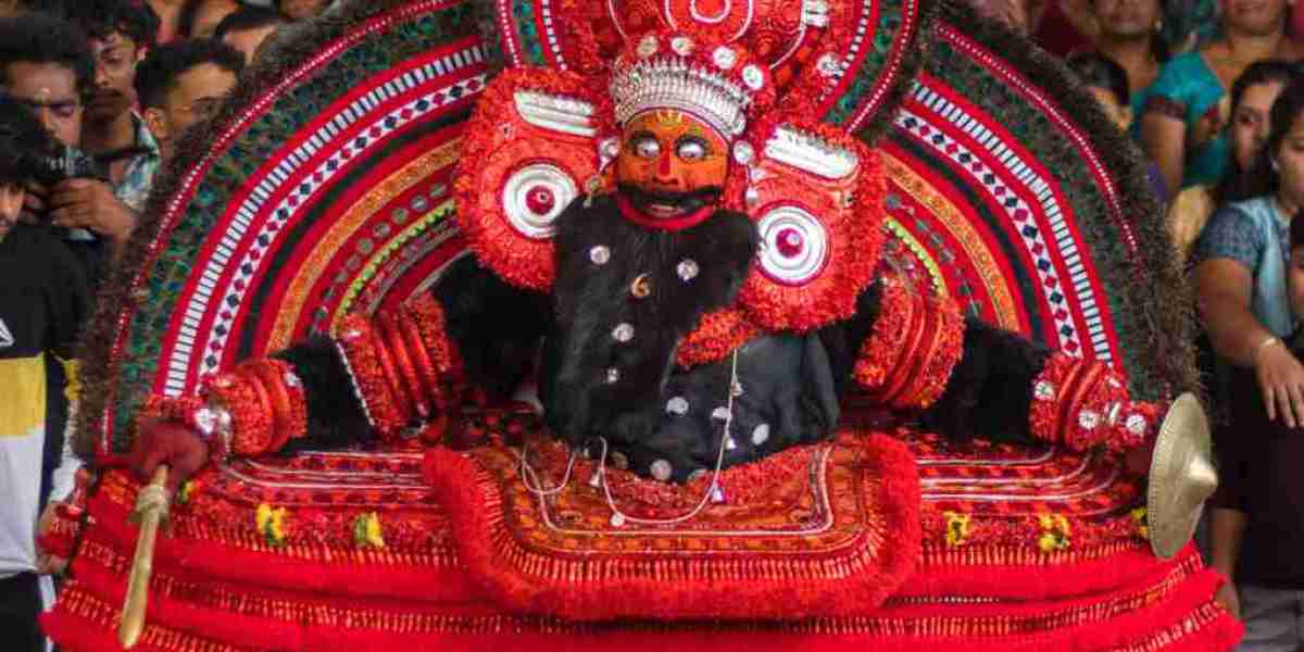 Experience the Divine: Unveiling the Mystical Art of Theyyam in Kerala