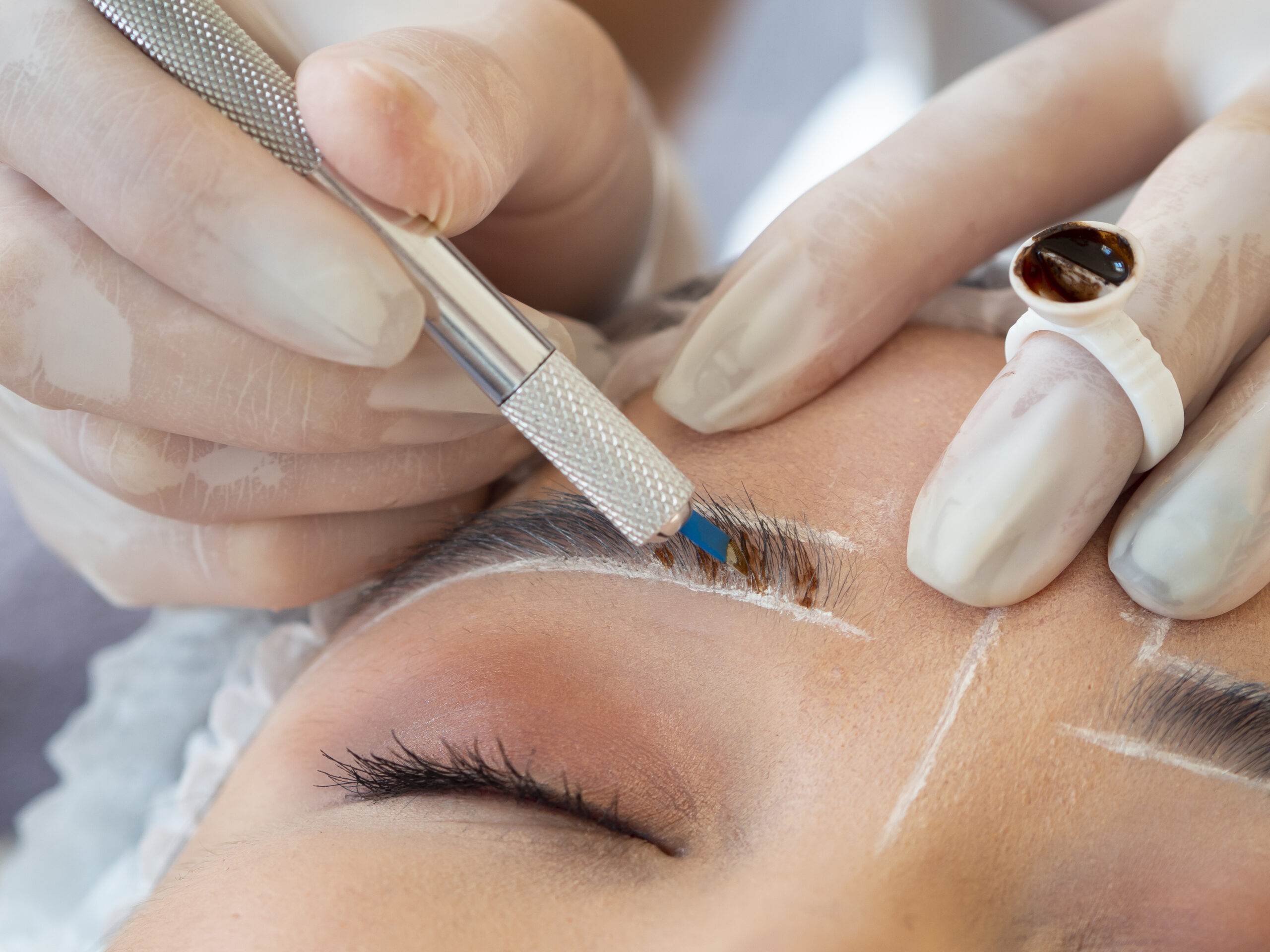 Can Microblading Be Used To Correct Asymmetrical Eyebrows? – TeamCnut