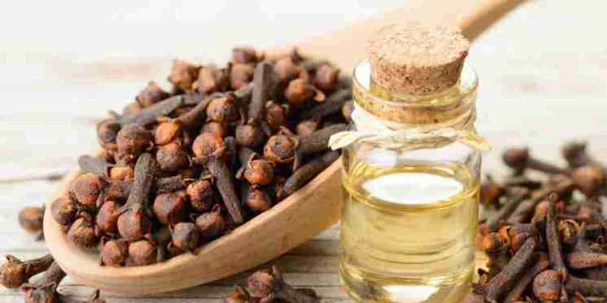 10 Amazing Benefits of Clove Oil for Health and Wellness