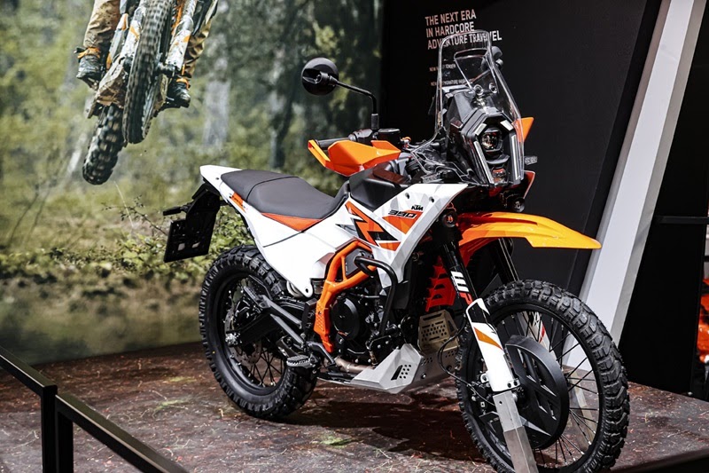 intheheartofaustralia: KTM 390 Adventure: 10 Accessories for a Safe and Fun Ride