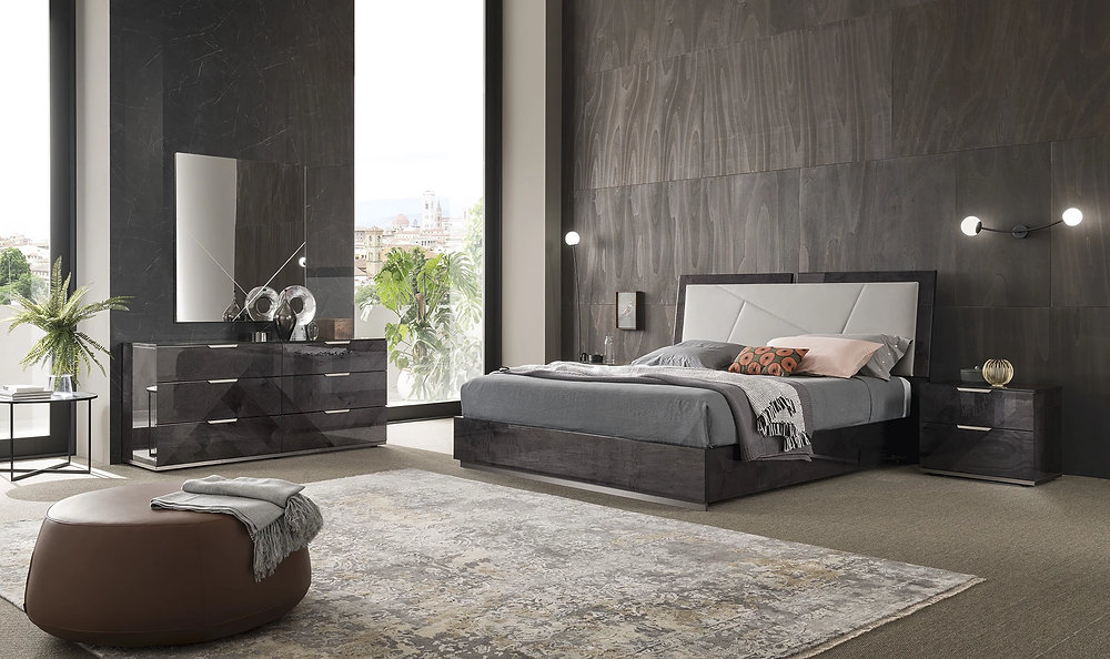 Explain the features of modern Italian bedroom furniture