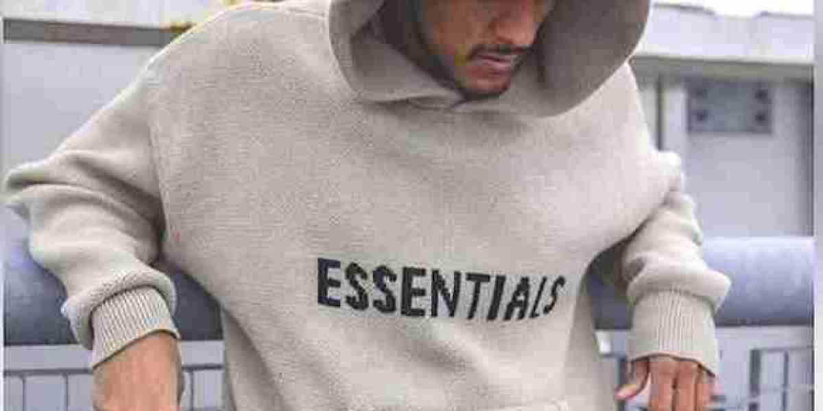 The Essentials Hoodie: A Must-Have for Every Wardrobe